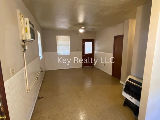 Building Photo - ****1715 Rosalie - Alexandria, off Masonic...