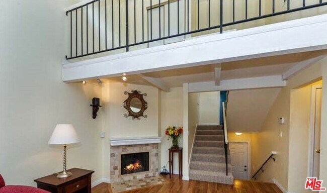 Building Photo - 1245 Ramona Dr