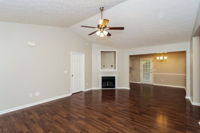 Building Photo - 3135 Sweetbriar Dr