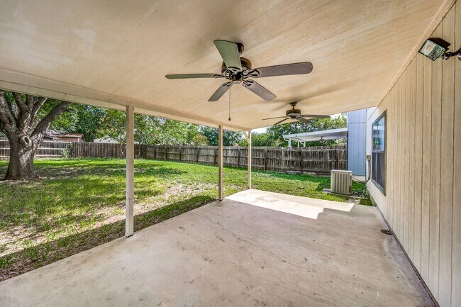 Building Photo - NE San Antonio 3bedroom