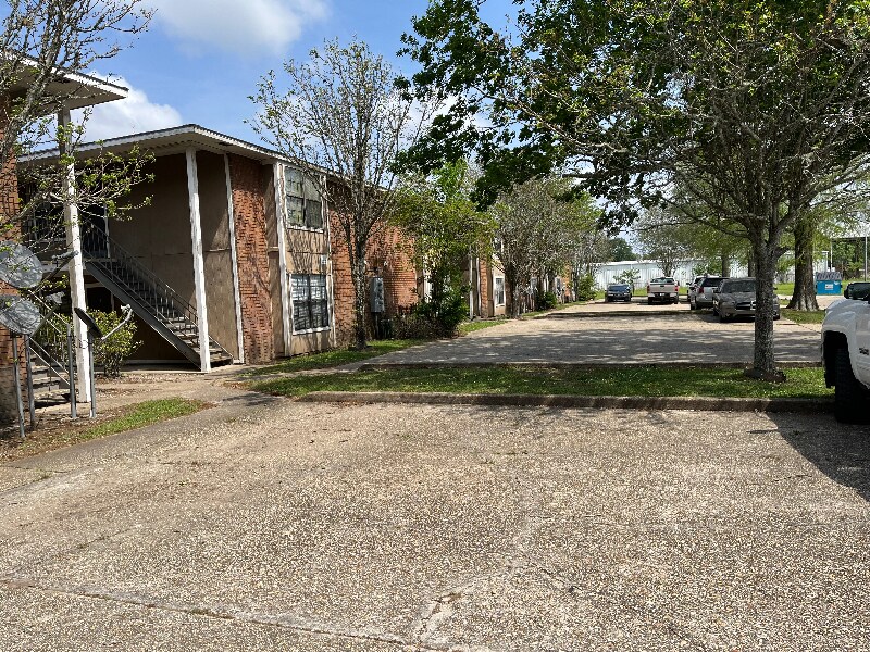 Building Photo - 1207 Oil Center Dr
