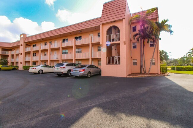 Building Photo - ** 2/2 AT TURTLE LAKE GOLF COLONY NAPLES *...