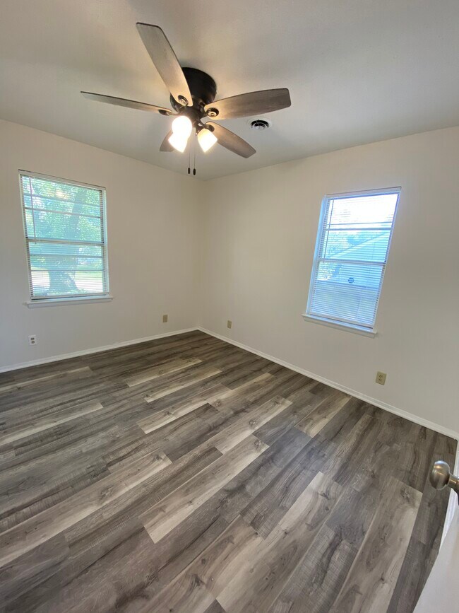 Foto del edificio - 2005 SE Illinois Ave