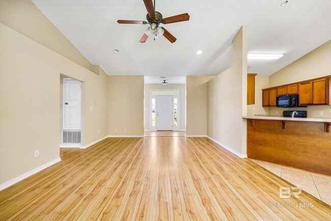 Foto del edificio - 16955 Heartland Cir