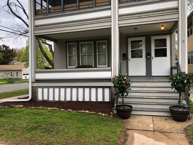 Foto del edificio - 2102 E Mifflin St