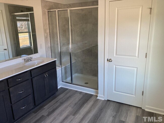 Foto del edificio - 117 Willow Grove Ln