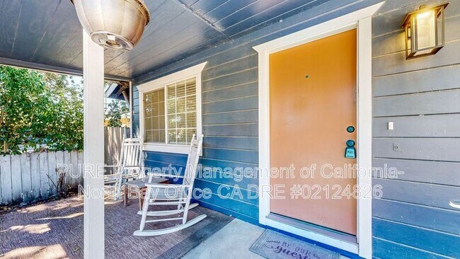 Building Photo - 1449 Corby Ave