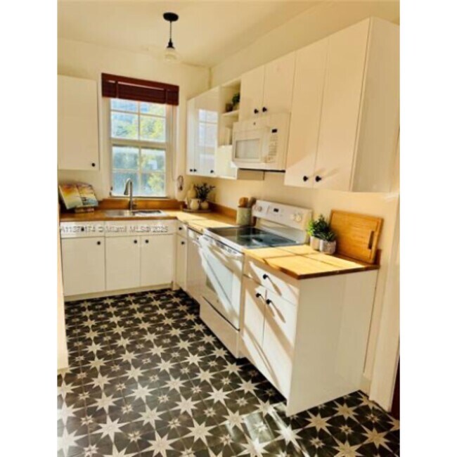 Foto del edificio - 3224 Biscayne Blvd