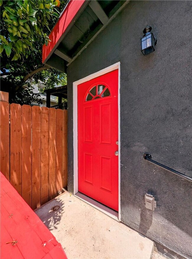 Foto del edificio - 1575 1/2 Munson Ave-1/2-1/2