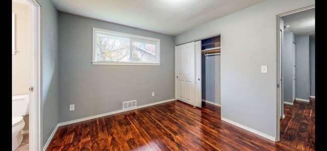 Building Photo - 1504 Leavenworth Ave NE