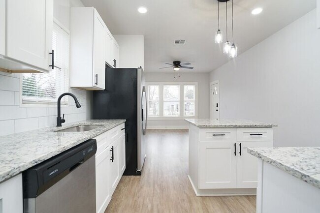 Foto del edificio - 422 Canton