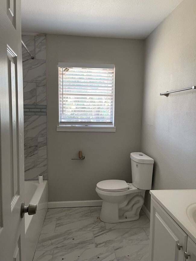 Photo - 2721 Ash Park Dr House