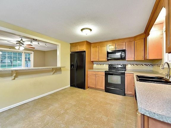 Foto del edificio - 7 Linden Dr