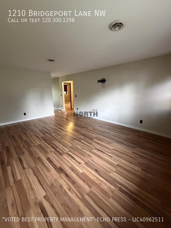 Foto del edificio - 1210 Bridgeport Ln NW