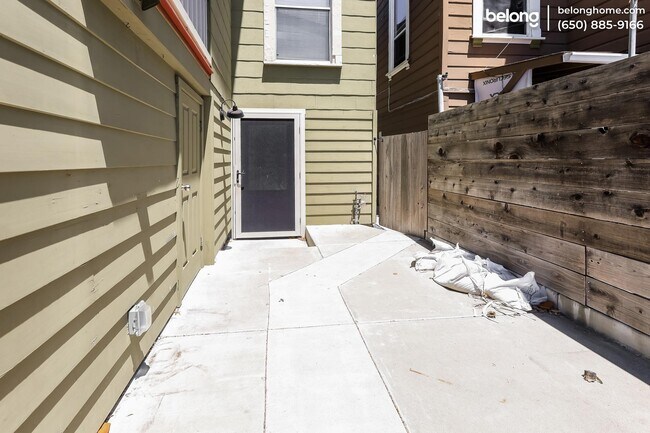 Building Photo - 1432 12th St