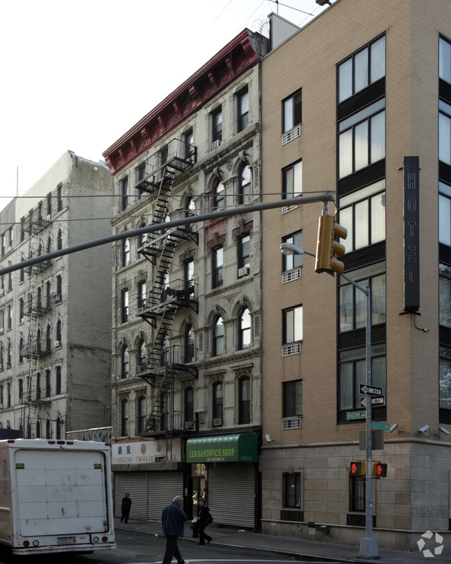 Building Photo - 303 Broome St