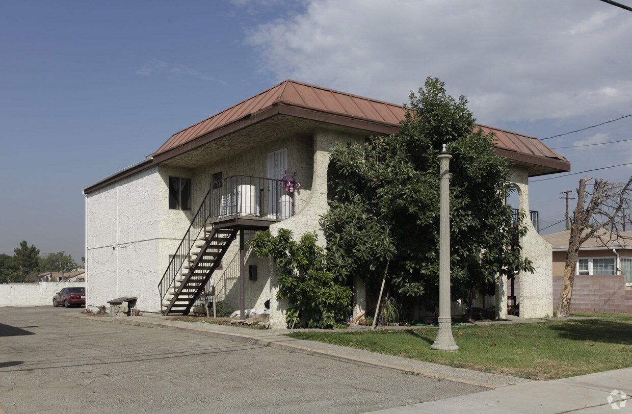 Building Photo - 8036 Juniper Ave
