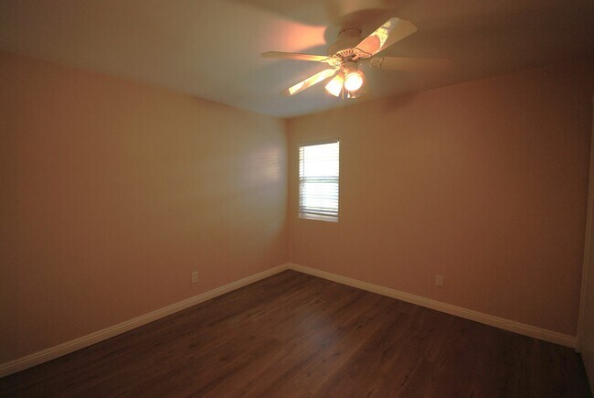Building Photo - 12404 Wade Way