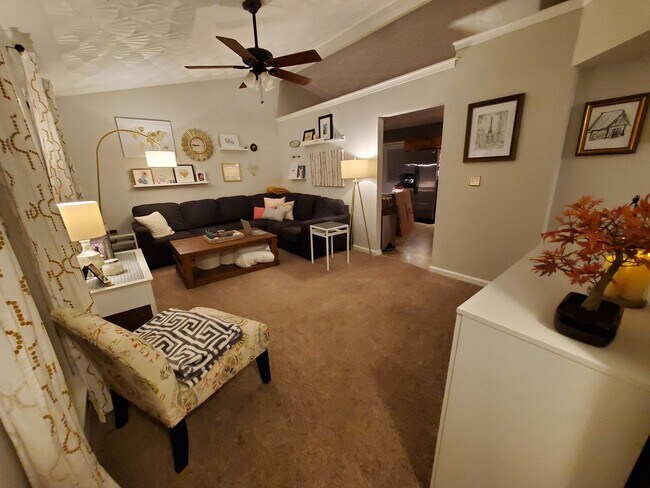 Foto del edificio - Beautiful Brick Ranch Home  Located in Spring Falls Neighborhood