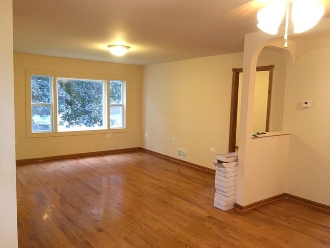 Foto del edificio - 14449 Springfield Ave