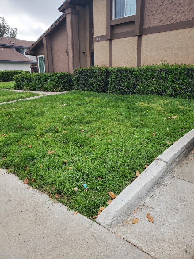 Building Photo - 11370 Magnolia Ave