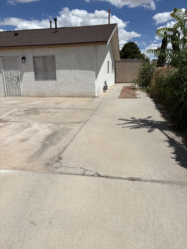 Building Photo - 122 Rio Rd