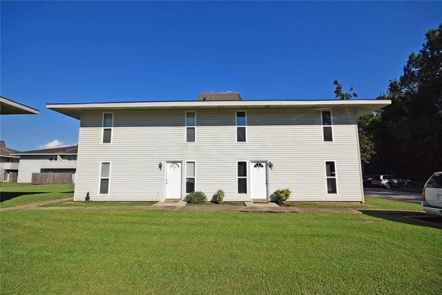Building Photo - 121 Lakewood Dr