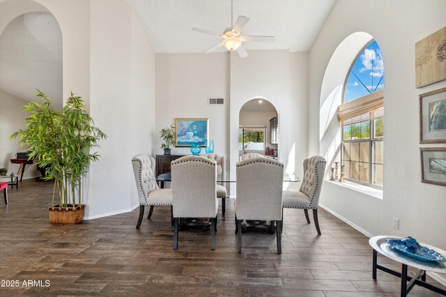 Foto del edificio - 11670 N 109th St
