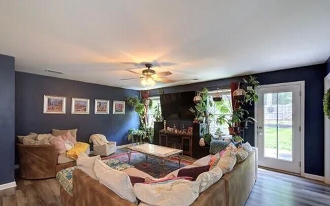 Foto del edificio - Now available!