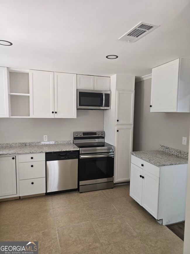 Building Photo - 4201 Lindsey Dr