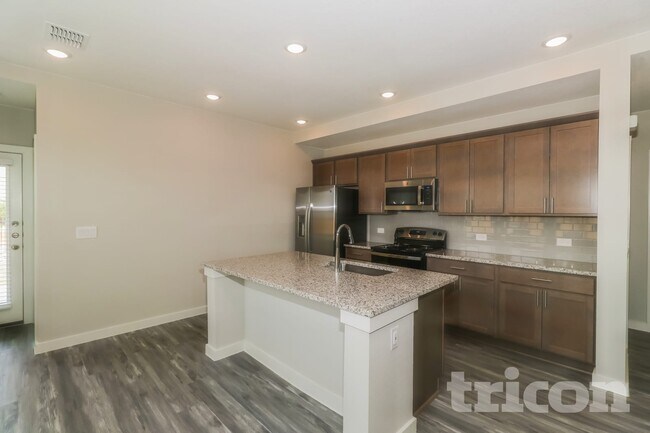 Building Photo - 625 Raglands Rd