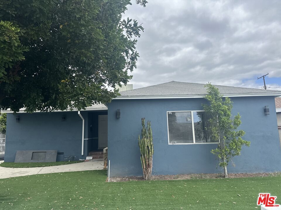 Foto principal - 19427 Welby Way