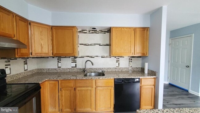 Foto del edificio - 6539 Huntshire Dr