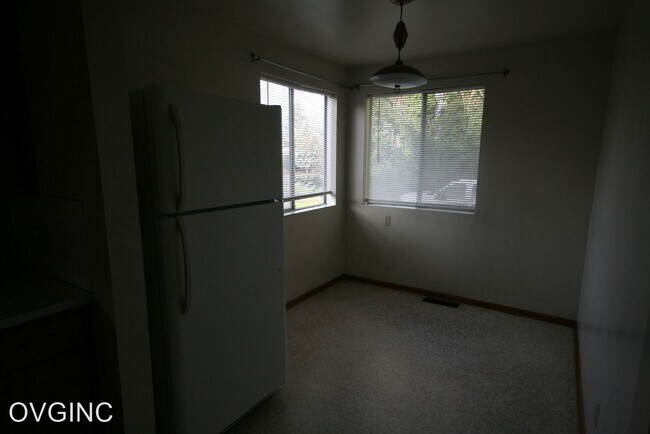 Building Photo - 1 br, 1 bath House - 614 11th ave SE, unit A