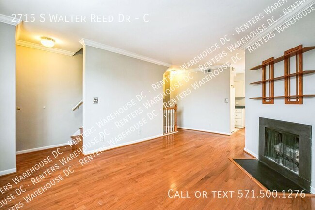 Building Photo - Cozy 2Bd/1Bth condo nestled in the vibrant...