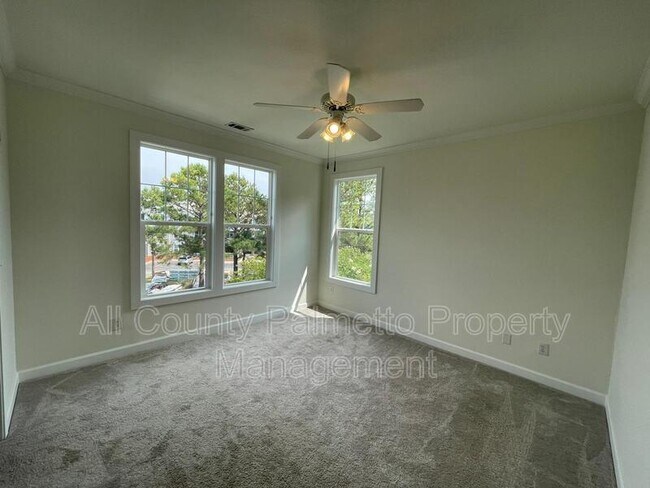 Foto del edificio - 130 River Landing Dr