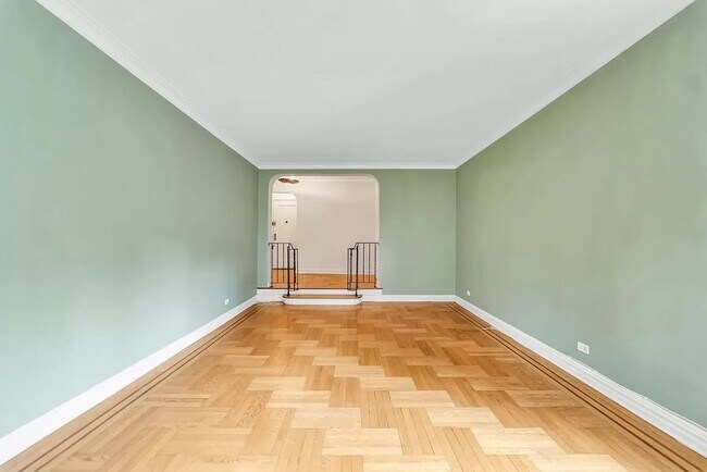 Building Photo - Spacious 1 bedroom 1 bathroom