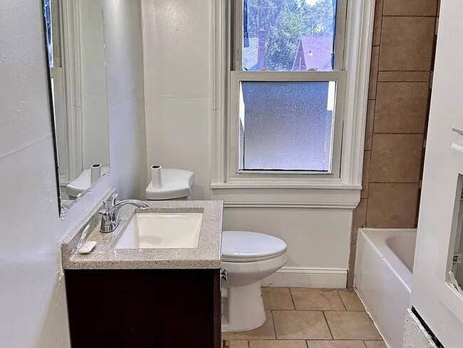 Foto del edificio - Large Westside gorgeously rehabbed 3 bedroom