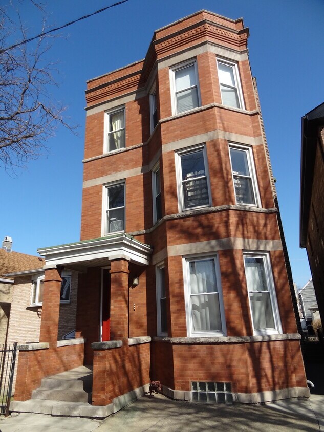 Primary Photo - 3121 S May St