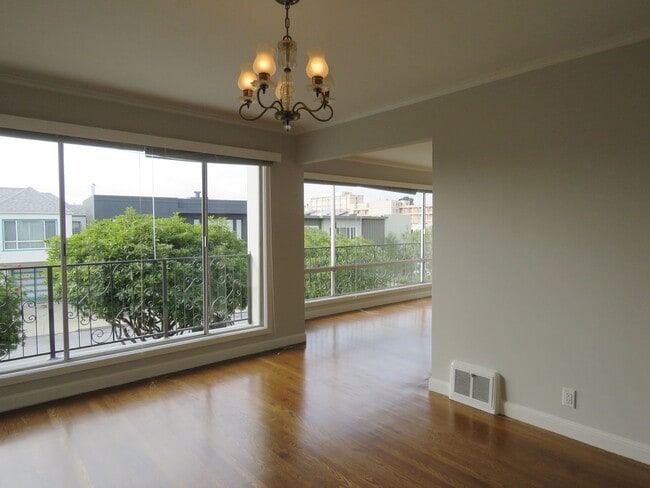 Building Photo - 170