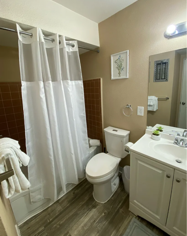 Foto del edificio - 4302 E Bellevue St