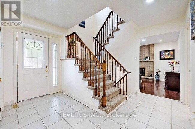 Building Photo - 68 Gretman Crescent