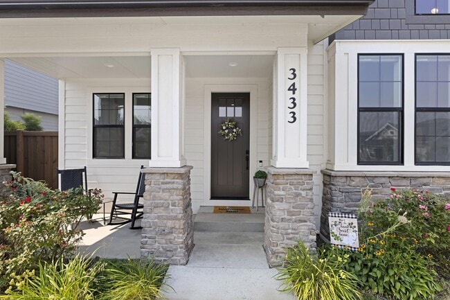 Building Photo - 3433 W Hidden Springs Dr