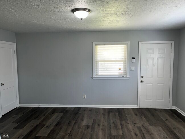 Foto del edificio - 2226 N Kenyon St