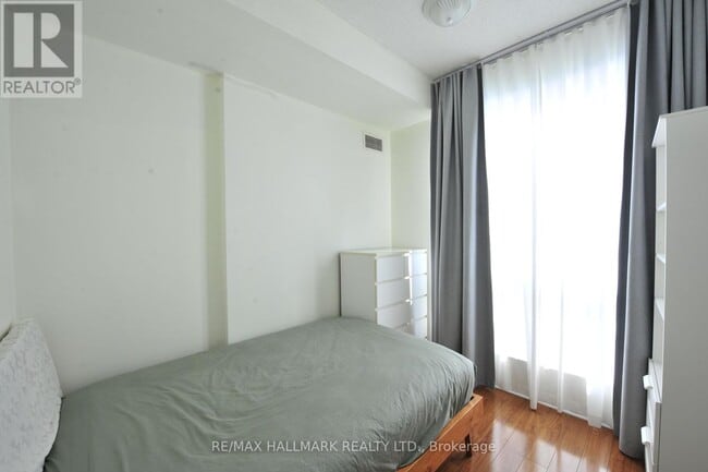 Building Photo - 7-UPH07 Lorraine Dr
