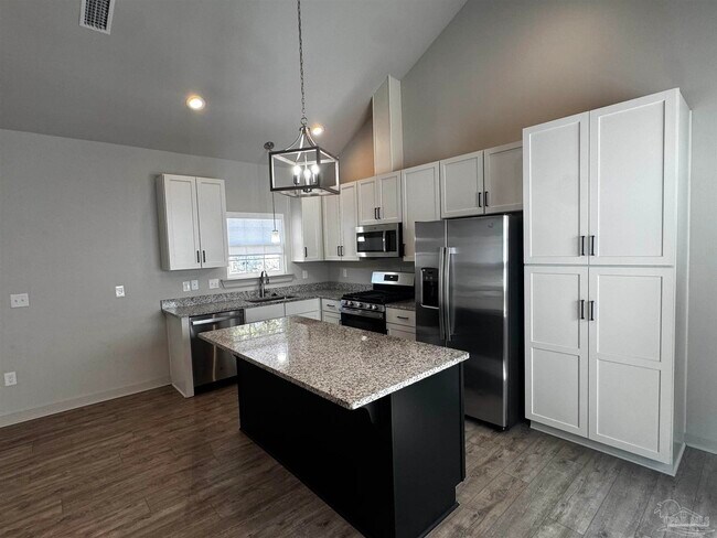 Foto del edificio - 102 S G St