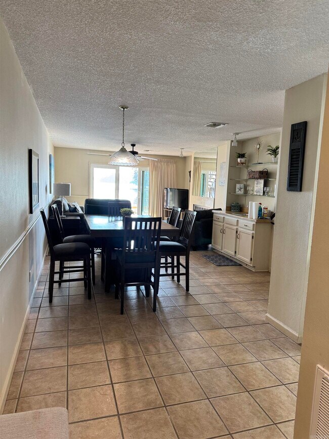 Foto del edificio - 5371 Central Ave