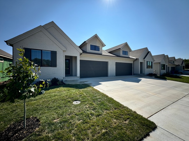 Building Photo - 1401 SW Winthrop Dr