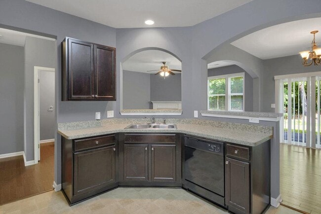 Building Photo - 1475 Park Brooke Cir SW