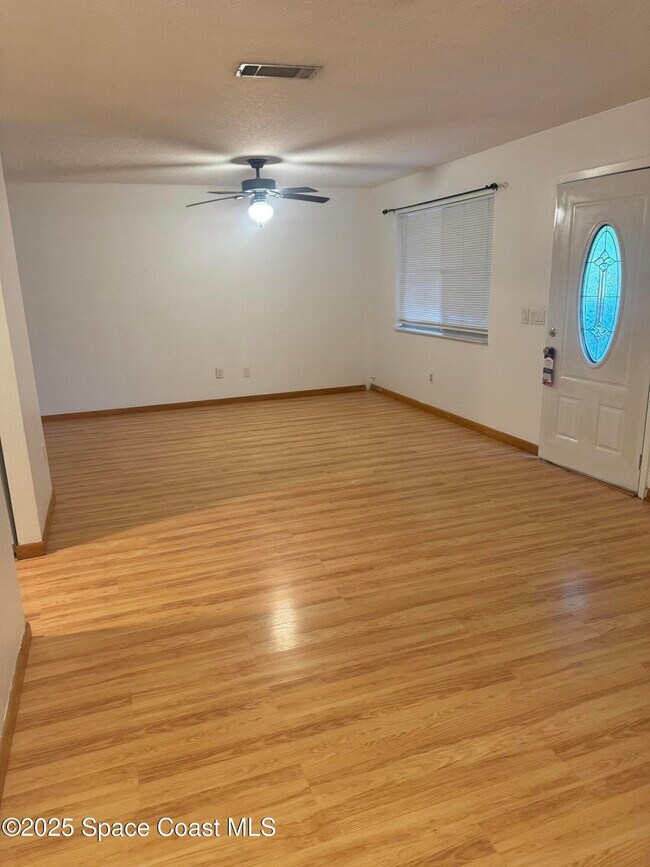 Foto del edificio - 810 Vantage St SE